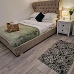 London - 1 Bedroom - 1 Bathroom - Wifi